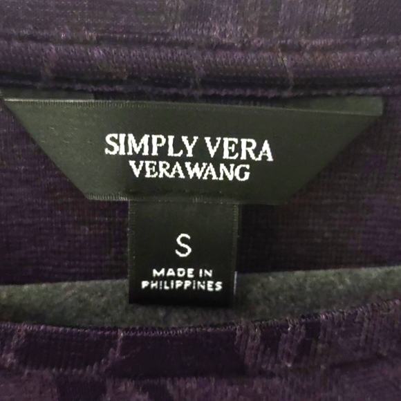 Simply Vera Vera Wang Semi Sheer Floral Top in Eggplant Purple - Picture 4 of 6
